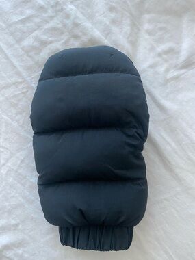 Nuna Stroller Black Quilted Puffer Mitten